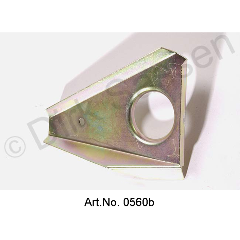 Plaque de renforcement triangulaire, dans le coffre, à droite