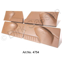 Interni, pelle, marrone chiaro, completi, sedili montati con poggiatesta, rivestimento della porta e bracciolo centrale