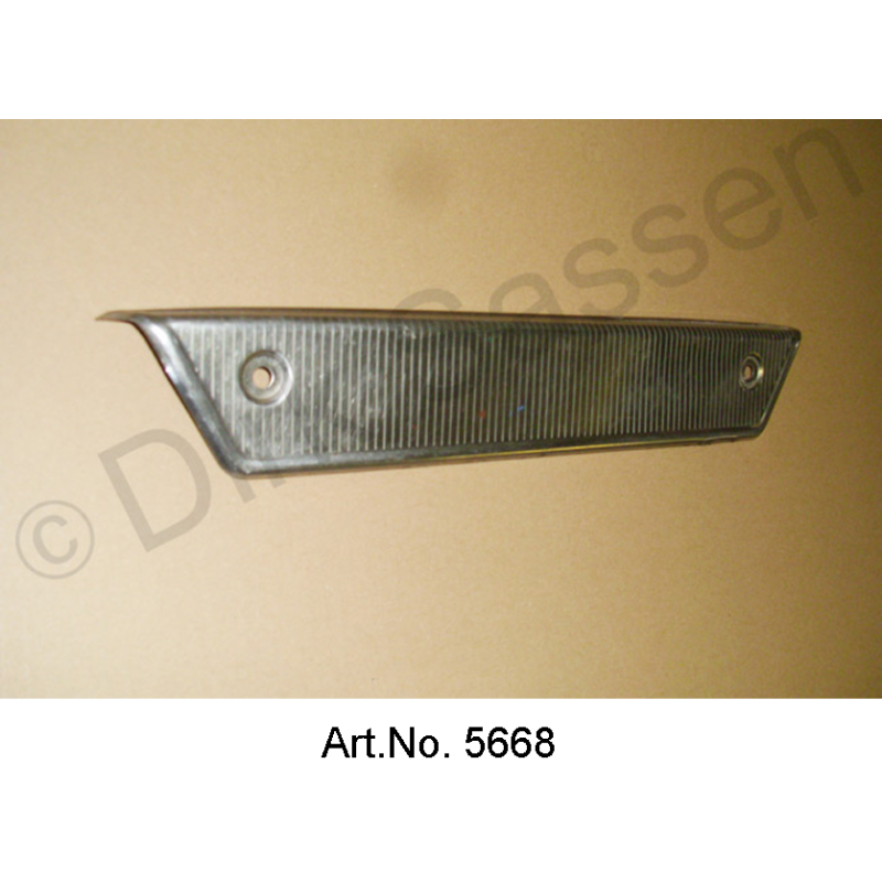 Chrome dans le plancher, à l'avant, gauche, protection du frein de stationnement, parfait état