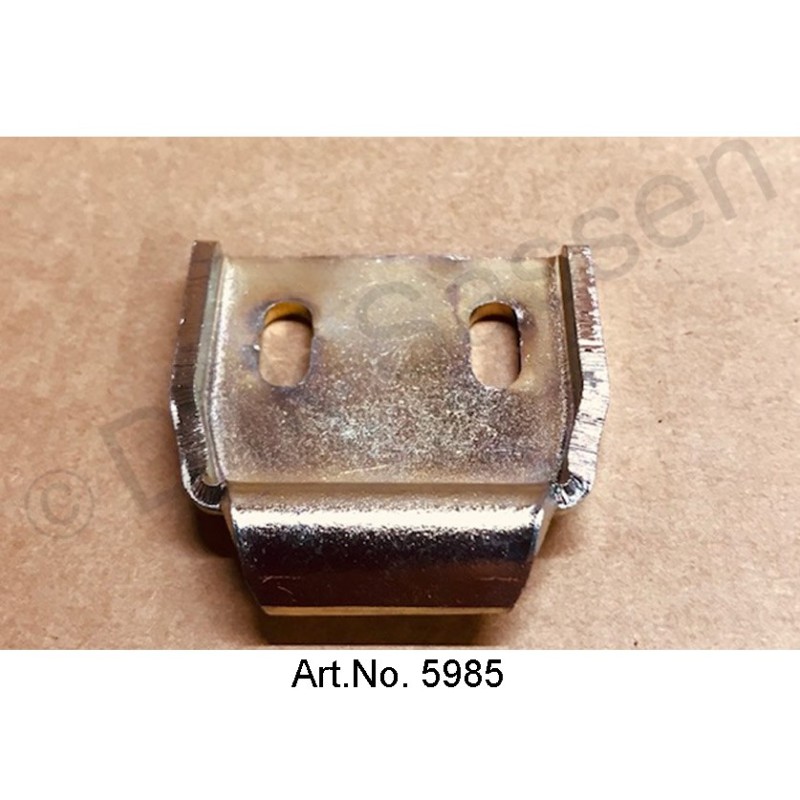 Tailgate lock holder, on rear end panel