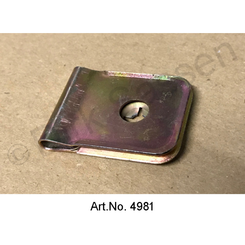 Tuerca de chapa para toma de aire, en el eje de aluminio, recién fabricada